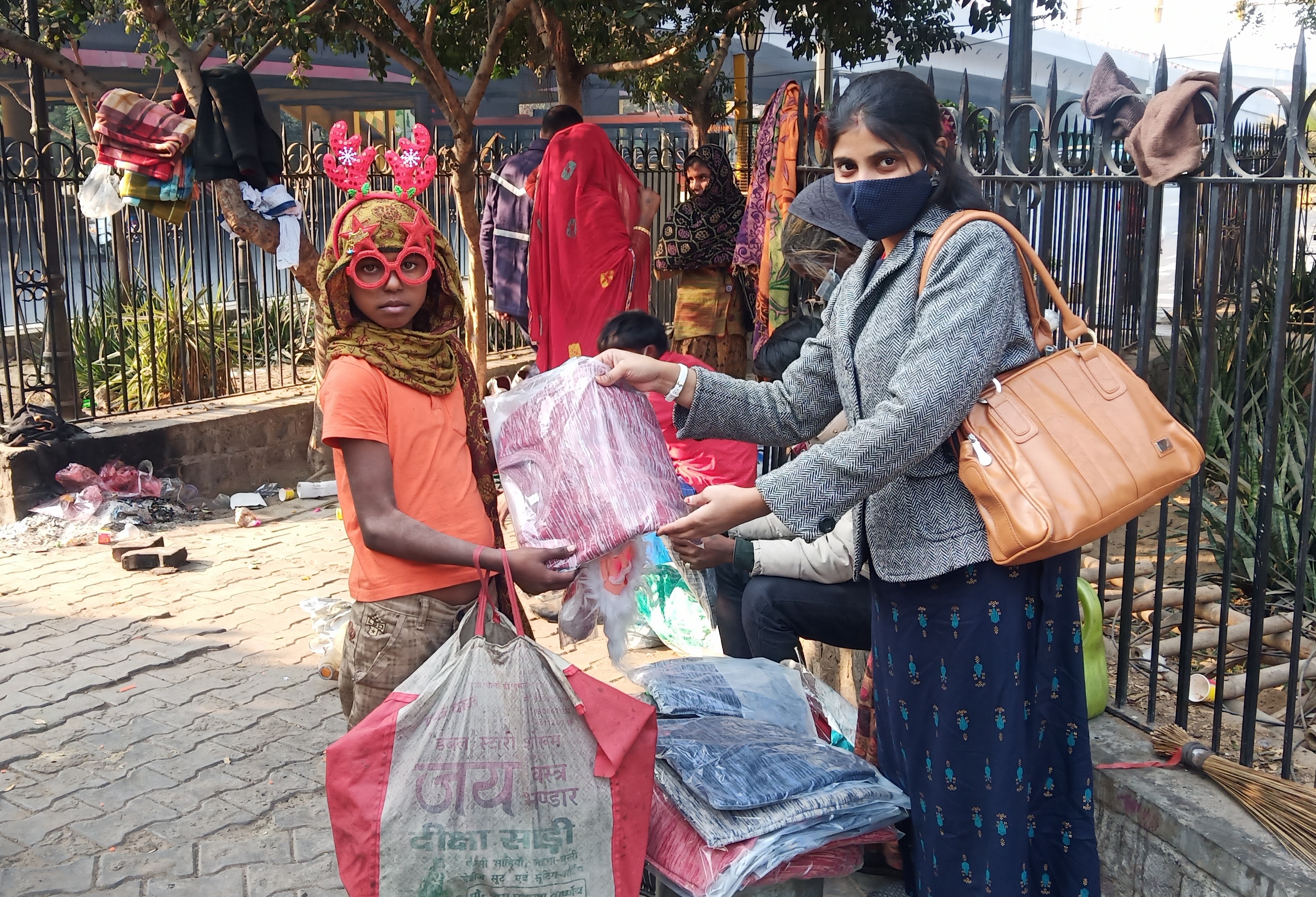 Sweater distribution by HLRN