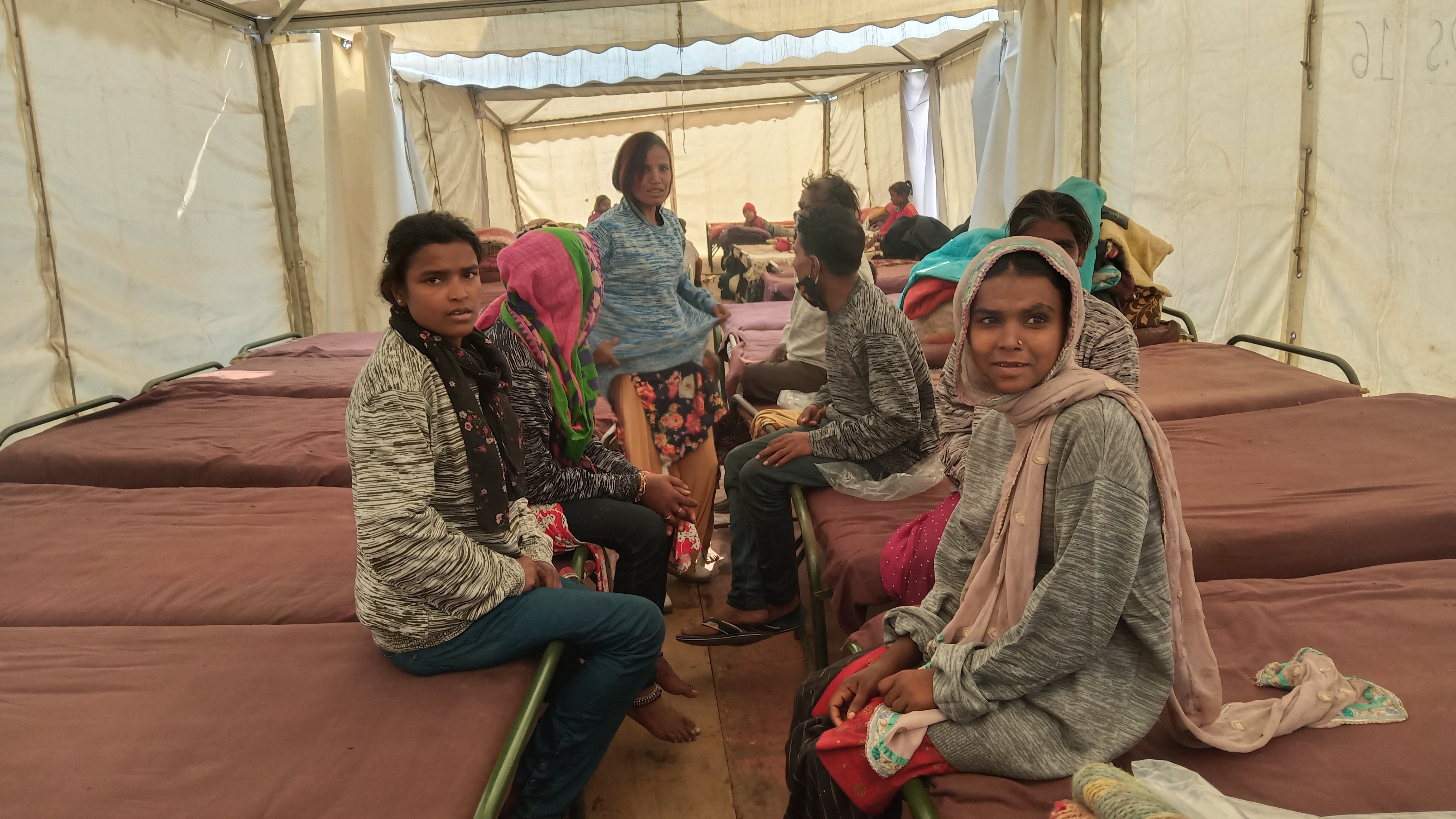 Sweater distribution by HLRN